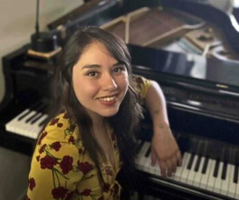 Rosana Klaus - Piano - Live online piano lessons instructor