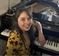 Rosana Klaus - Piano - Live online piano lessons instructor