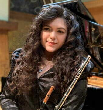 Danielle Guilmette Flute Live Online Lessons - Flute Instructor at Lesson With You