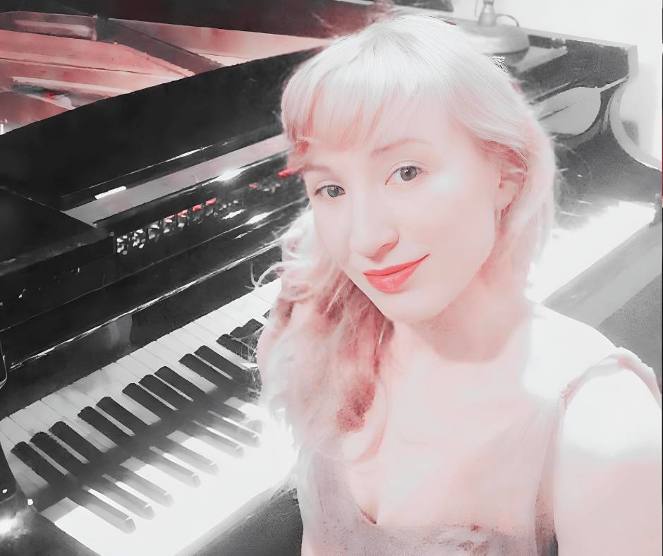 Amy Parisano - Piano teacher at Lesson With You live online music lessons