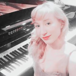 Amy Parisano - Piano teacher at Lesson With You live online music lessons