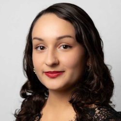 Abby Hanna - Cello instructor at Lesson With You - Live online cello lessons
